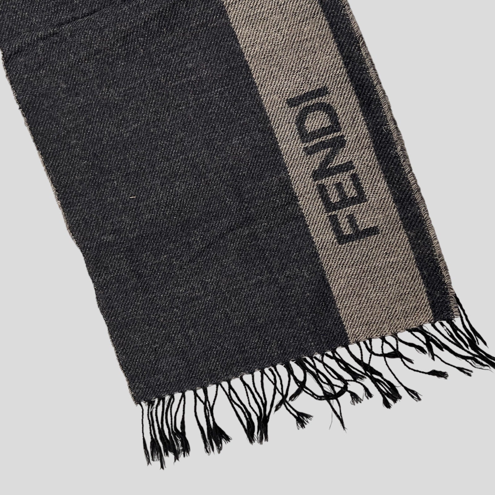 90S DEEP GREY FENDI WOOL SCARF